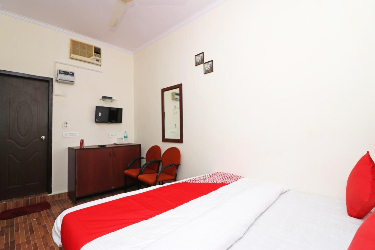 โอโย 14179 ปัญจวตี Hotel เดห์ราดุน ภายนอก รูปภาพ