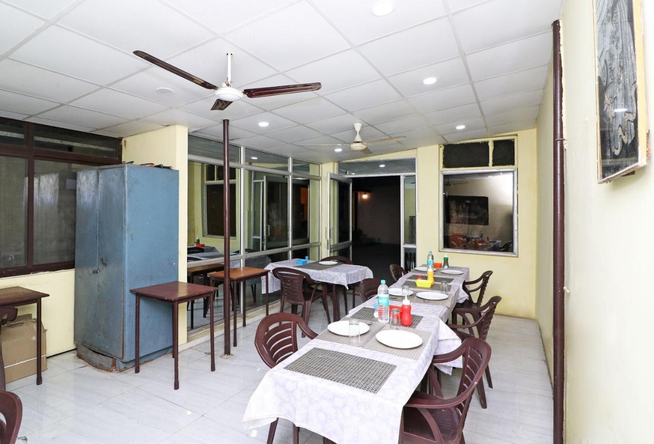โอโย 14179 ปัญจวตี Hotel เดห์ราดุน ภายนอก รูปภาพ